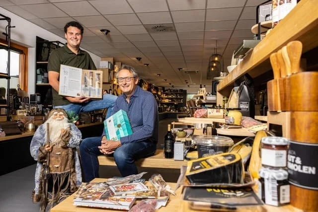 kerstpakketten-showroom-bodegraven-scheerder-min Mike Scheerder helpt je graag in je kerstpakketten keuze. Kom langs in de showroom!
